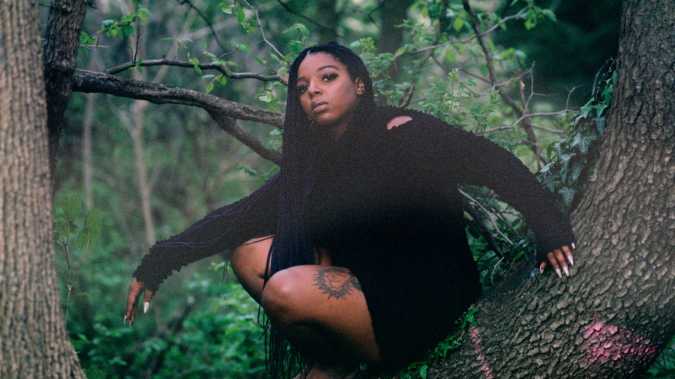 keiyaA shares new single 'stupid prizes'
